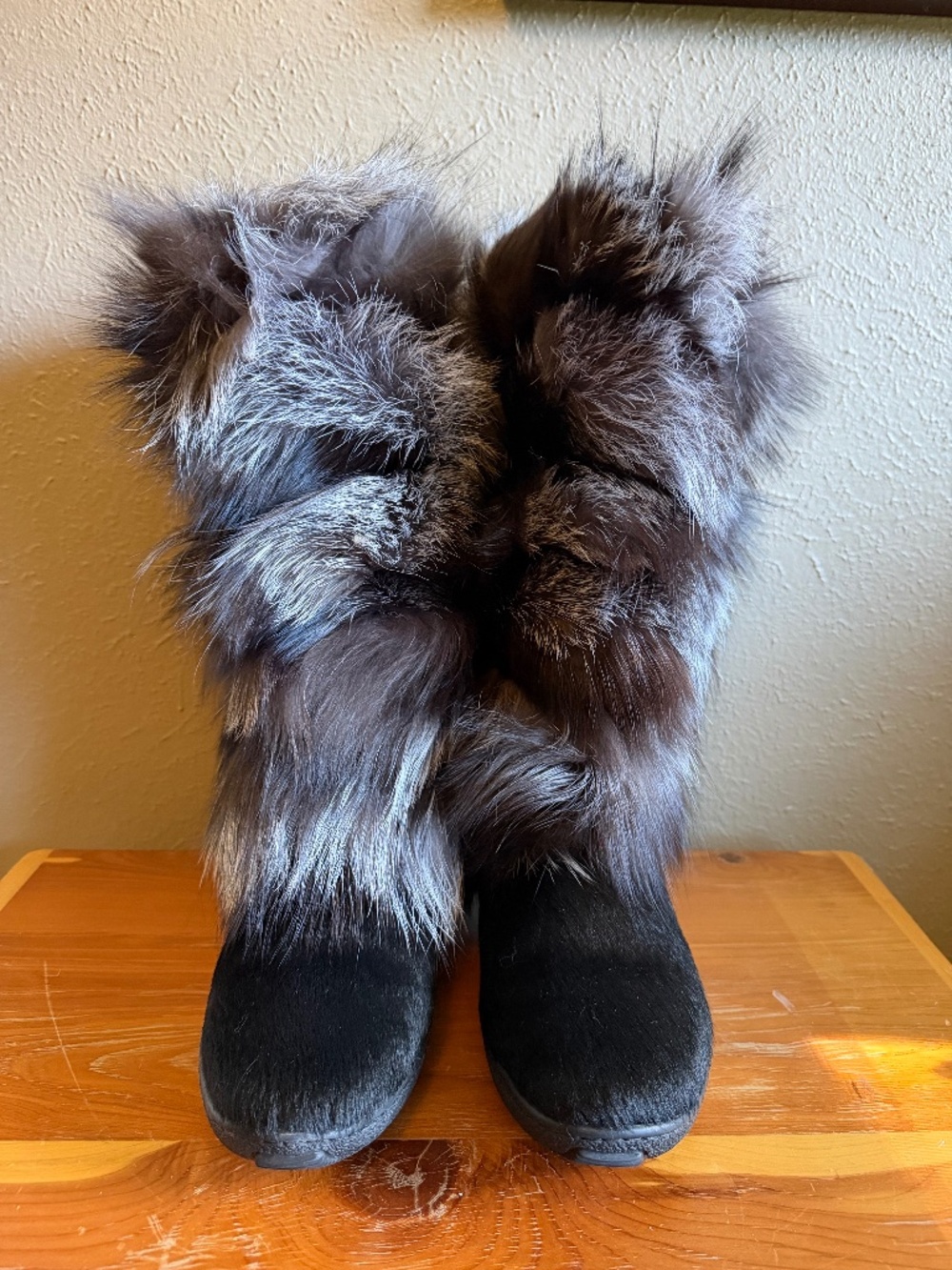 Oscar sport Hide/Fur Women's Boot Handmade in Italy Size 11